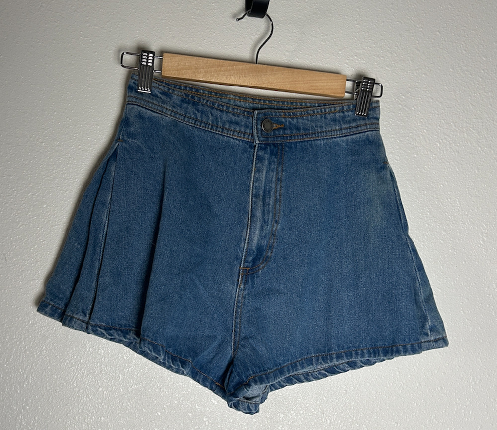C/Meo Collective Denim Pleated Shorts Mini Skirt Size Small